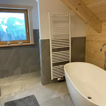 アパート Almchalet Huettenzauber *